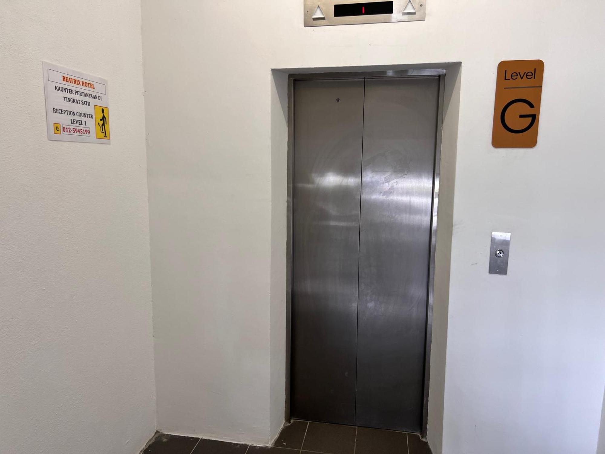Beatrix Hotel Бринчанг Екстериор снимка