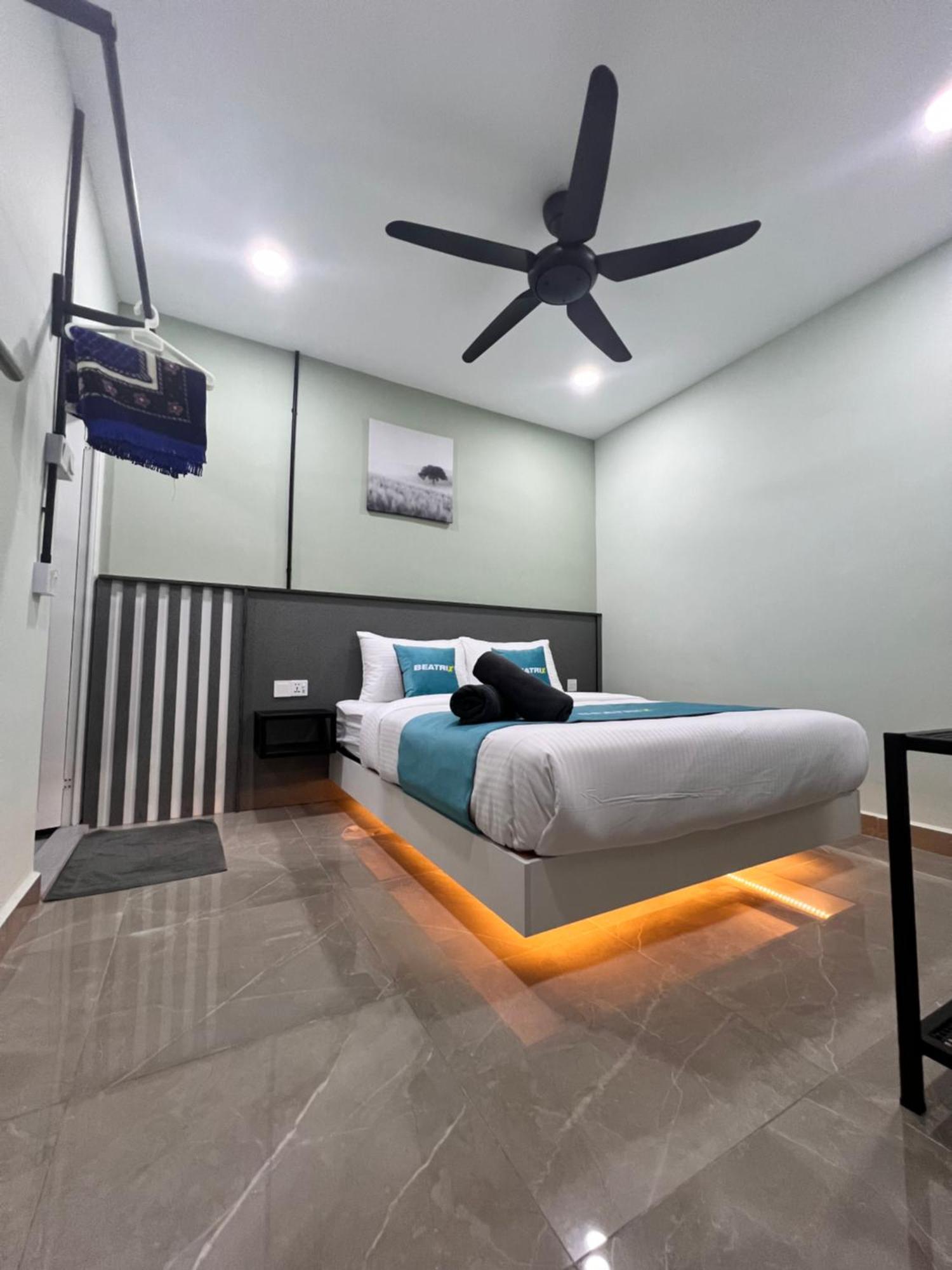Beatrix Hotel Бринчанг Екстериор снимка