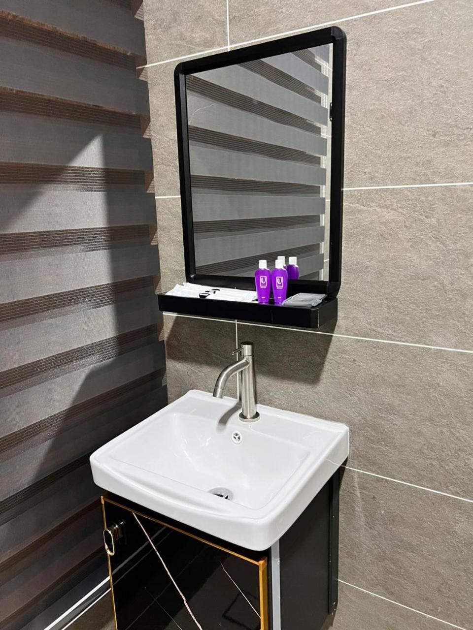 Beatrix Hotel Бринчанг Екстериор снимка